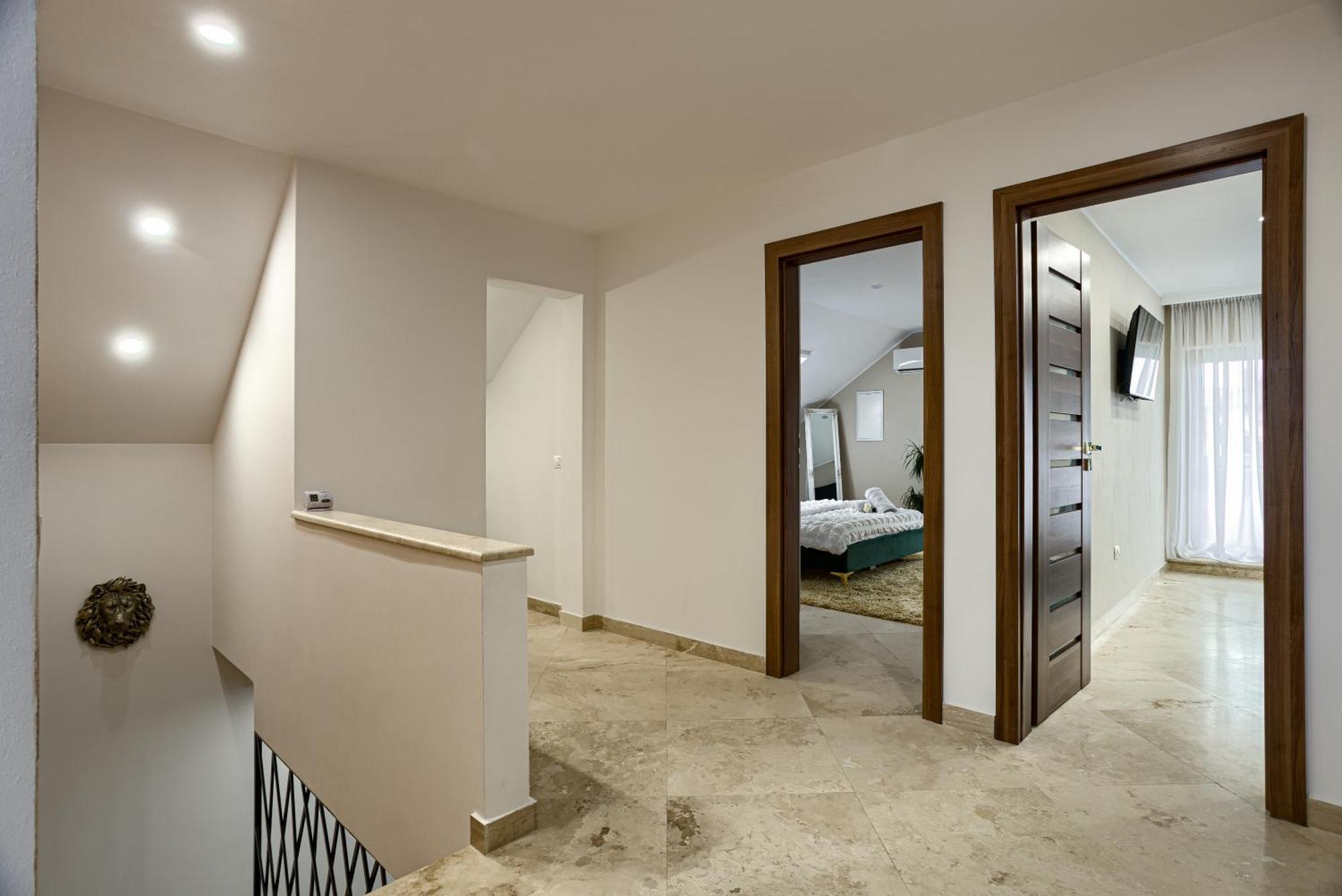 Sika Palladium Garden & Spa Central Apartment Arad Exterior photo